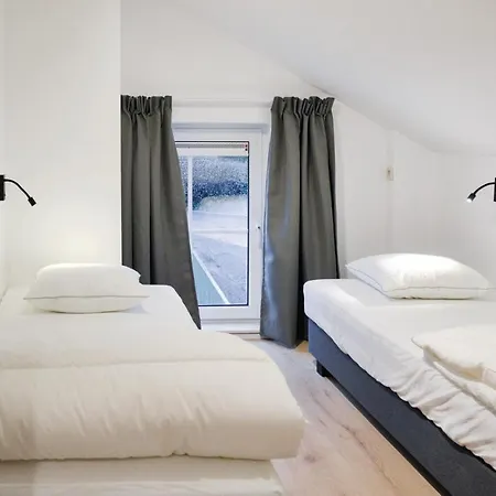 Beautiful In With Sauna, Wifi And Heated Swimming Pool 펜션 *